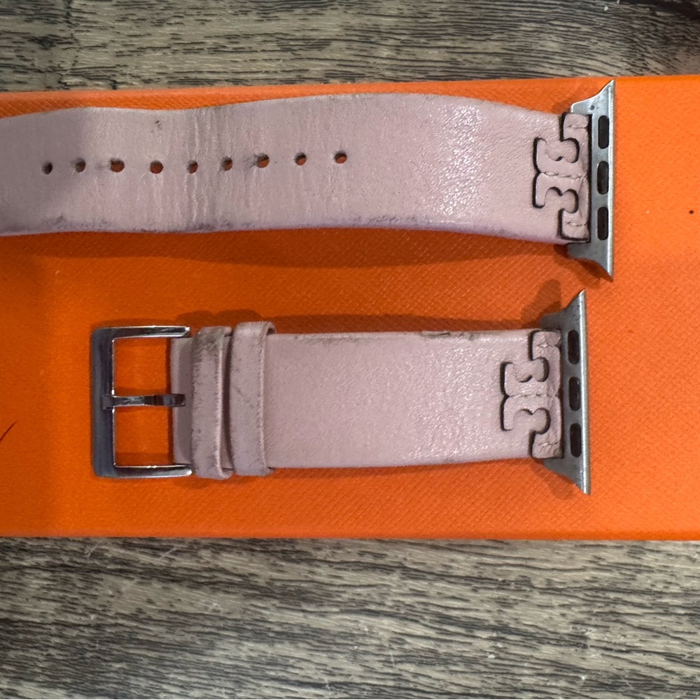 Tory Burch McGraw Leather Apple Watch Watchband in Blush